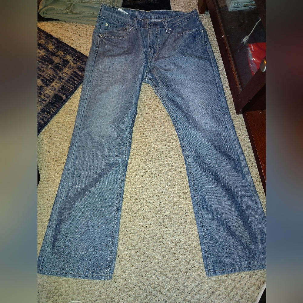 Levis 527